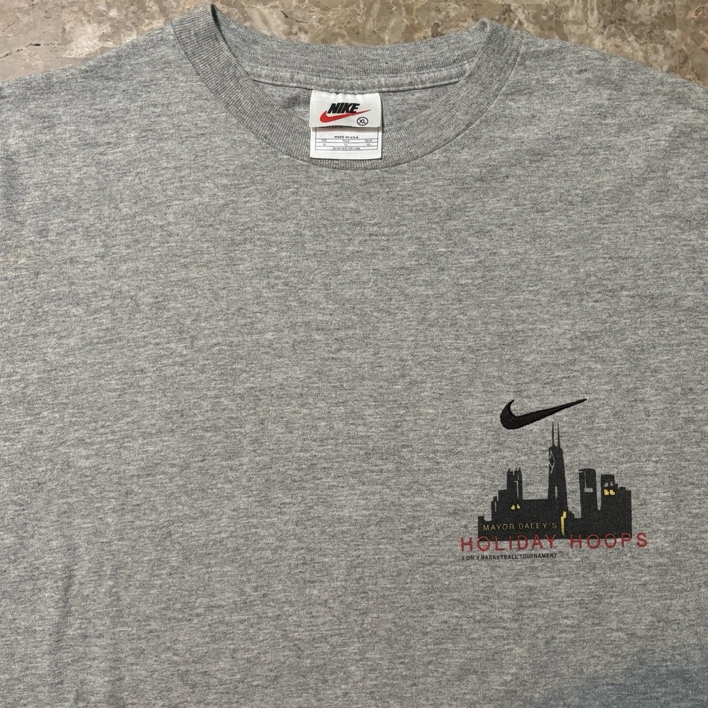 Vintage Nike Shirt Mens XL Grey Holiday Hoops Chicago Short Sleeve 90s USA